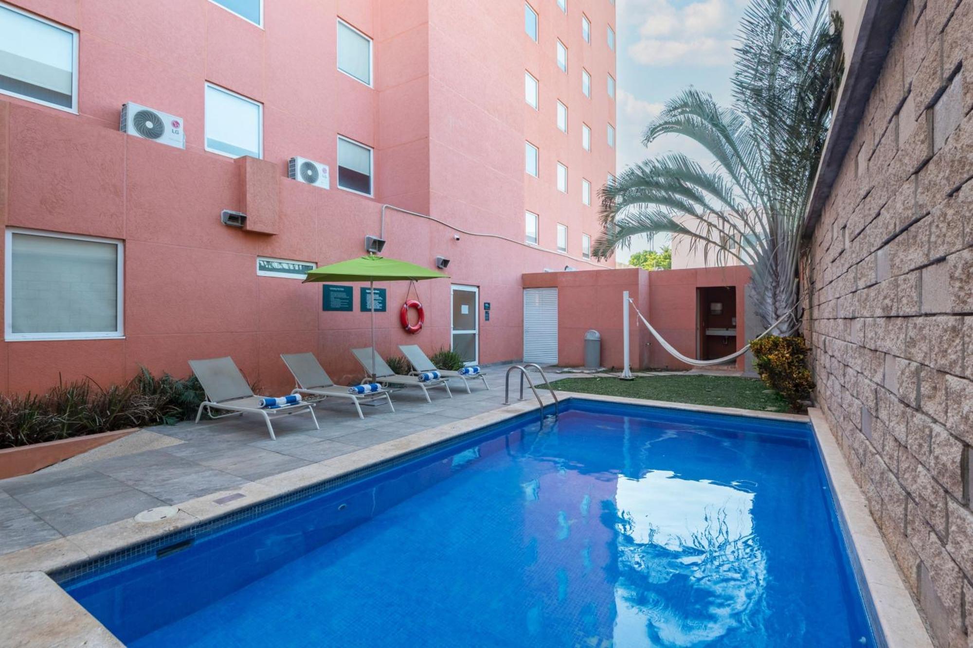 City Express Junior By Marriott Merida Altabrisa Kültér fotó